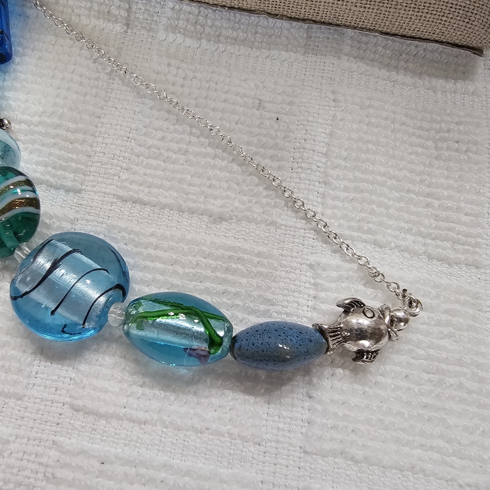 Silver and Blue Beaded Ocean Theme Blown Glass Vintage Necklace SAQ - Picture 4 of 14